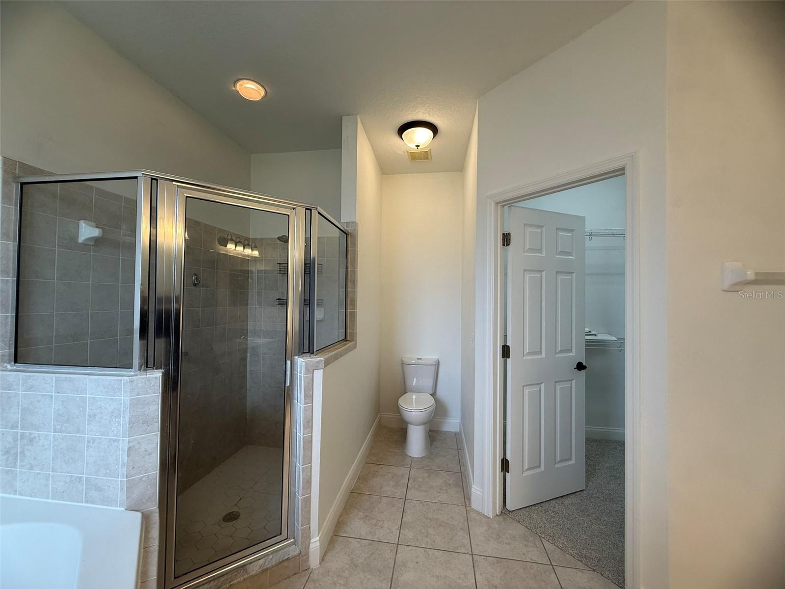 COUNTRY WALK/LK REGION - Residential