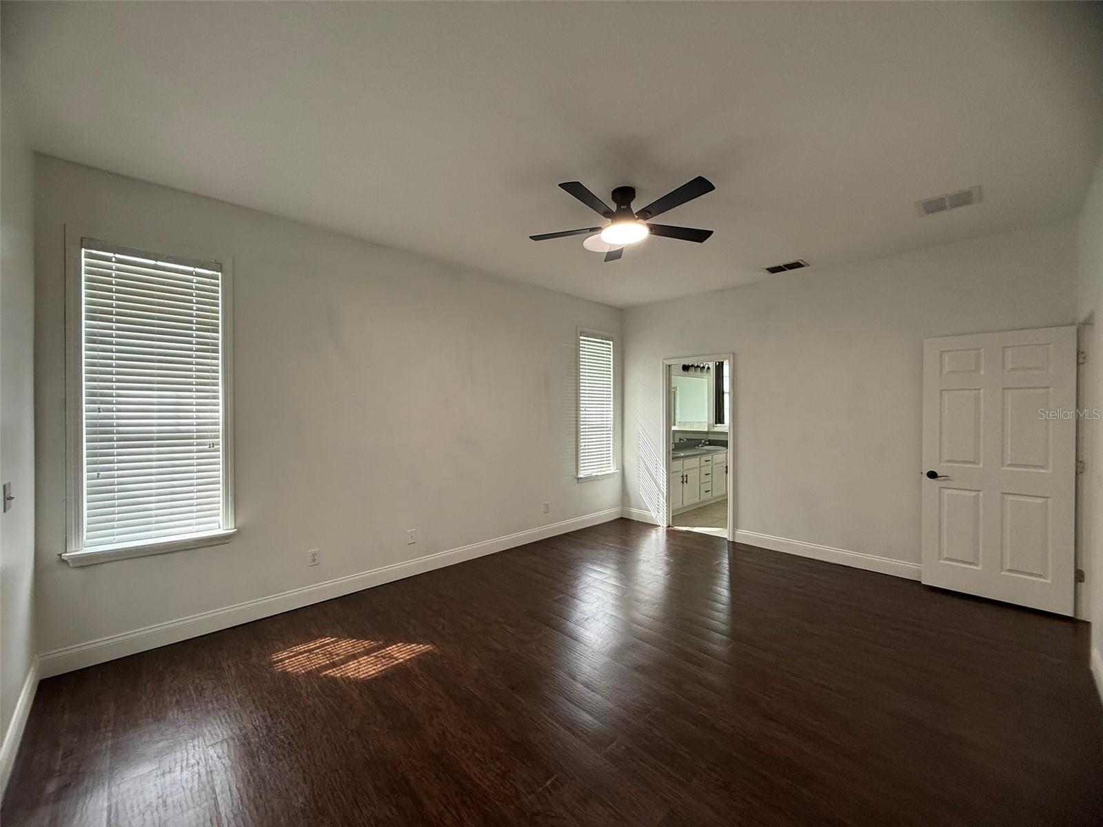 COUNTRY WALK/LK REGION - Residential