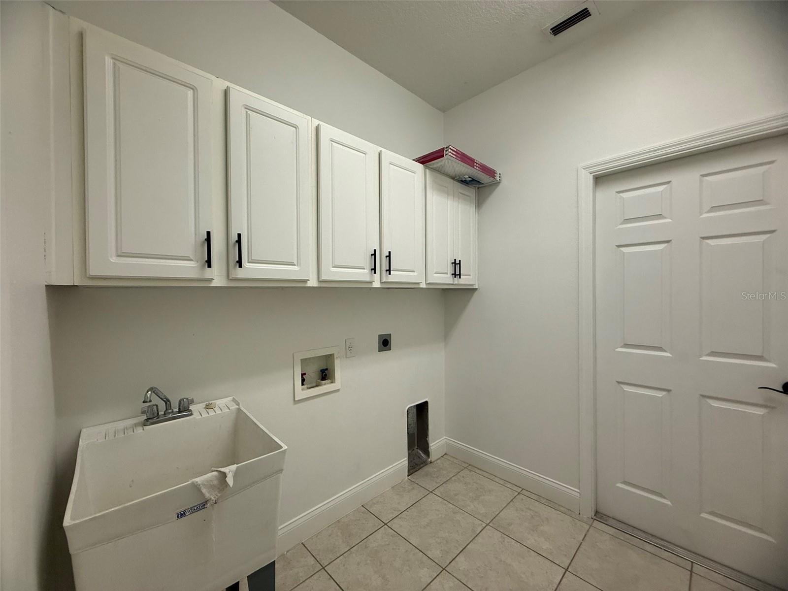 COUNTRY WALK/LK REGION - Residential