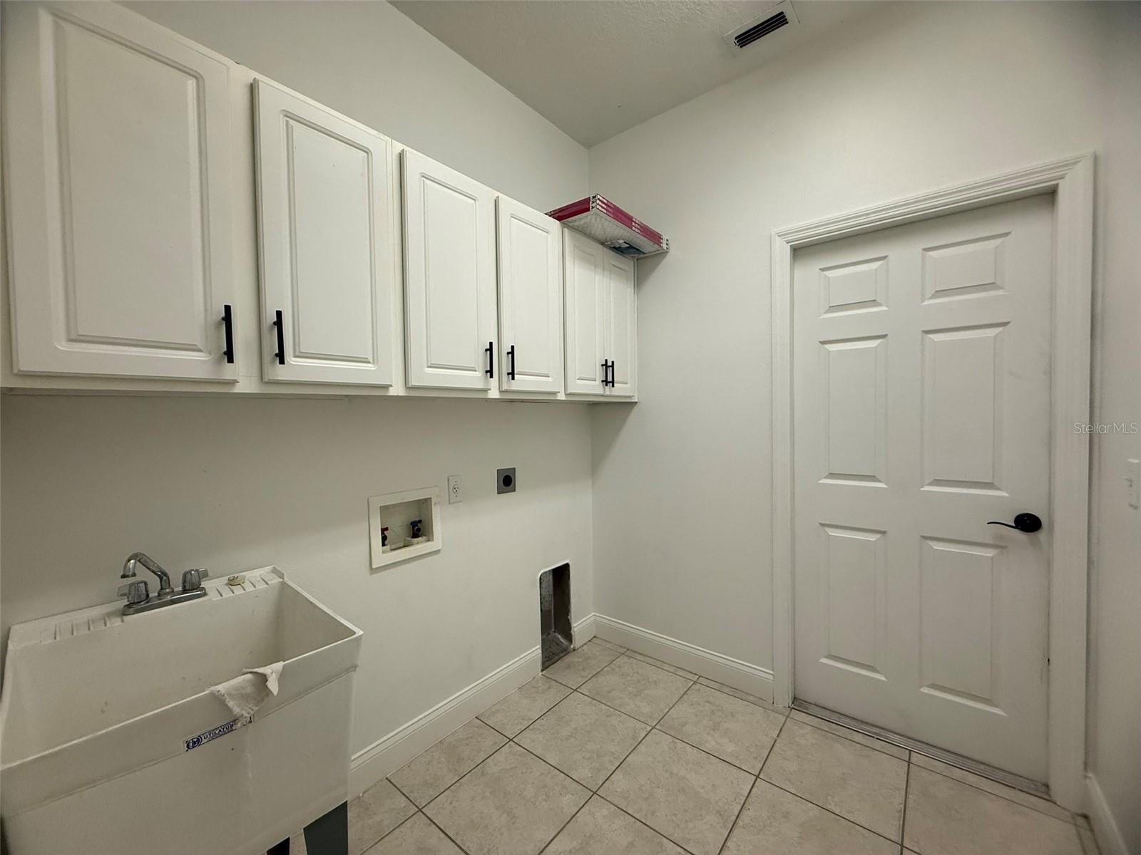 COUNTRY WALK/LK REGION - Residential