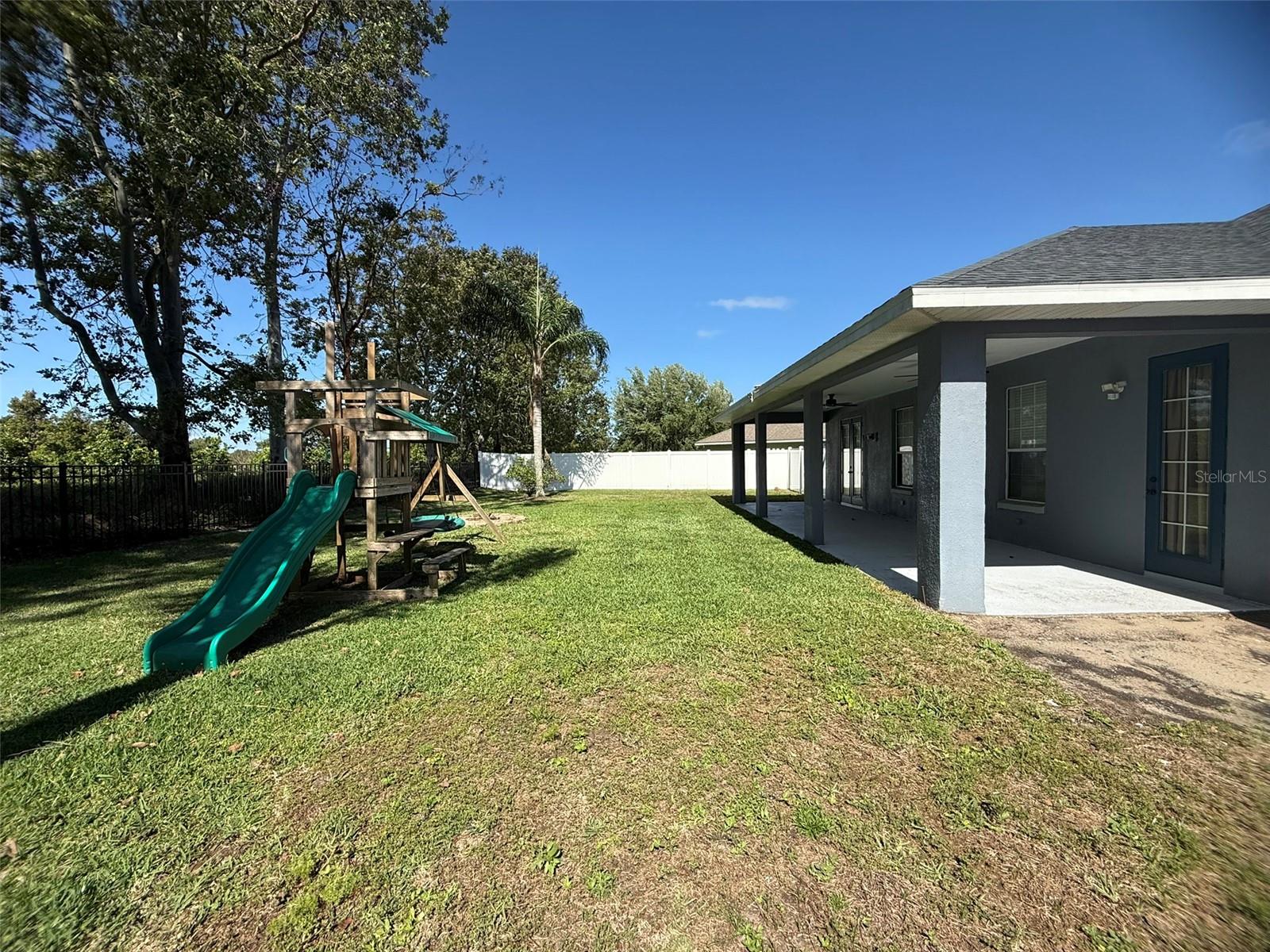 COUNTRY WALK/LK REGION - Residential