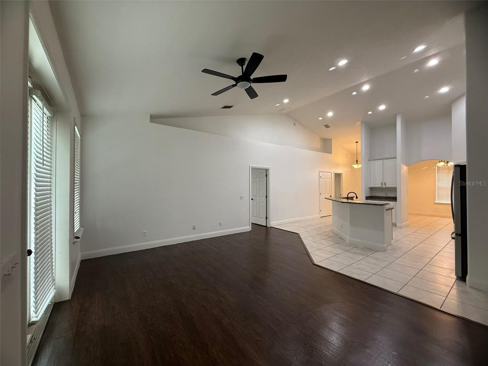 COUNTRY WALK/LK REGION - Residential