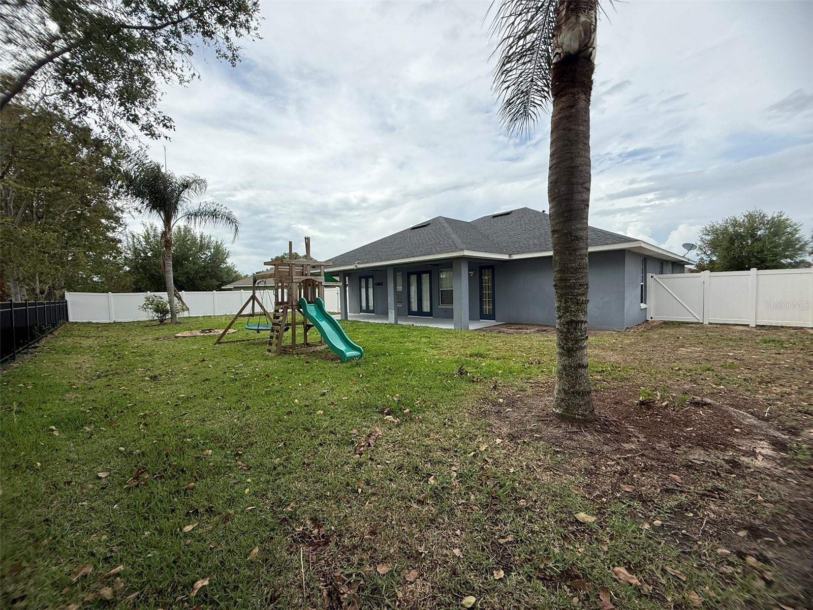 COUNTRY WALK/LK REGION - Residential