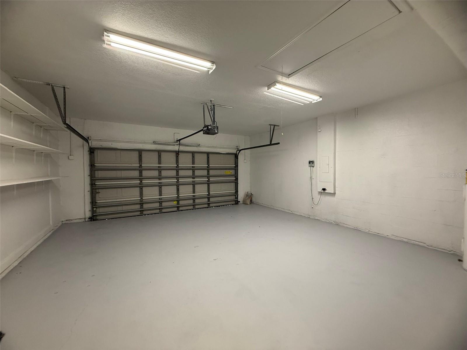 COUNTRY WALK/LK REGION - Residential