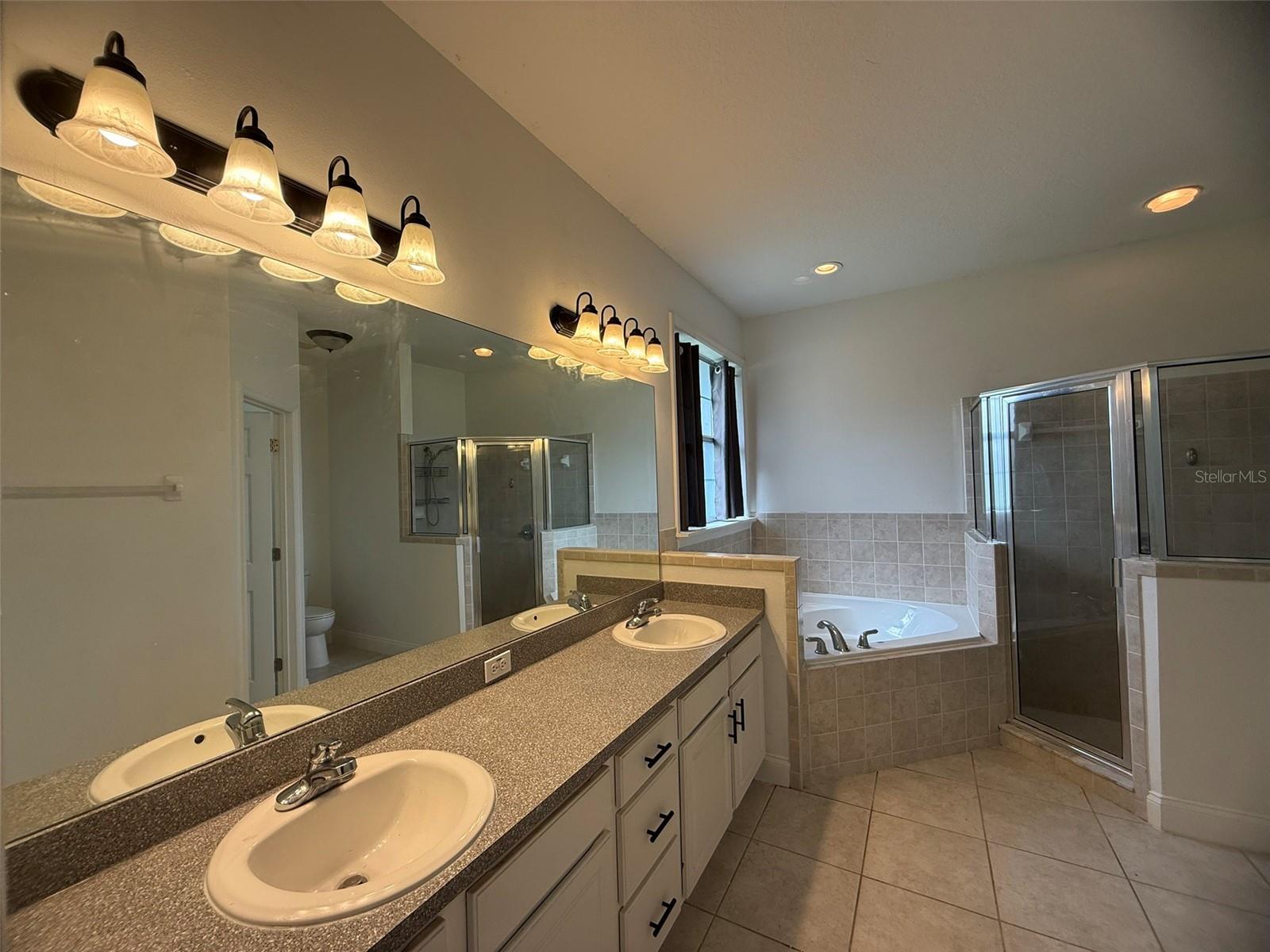 COUNTRY WALK/LK REGION - Residential