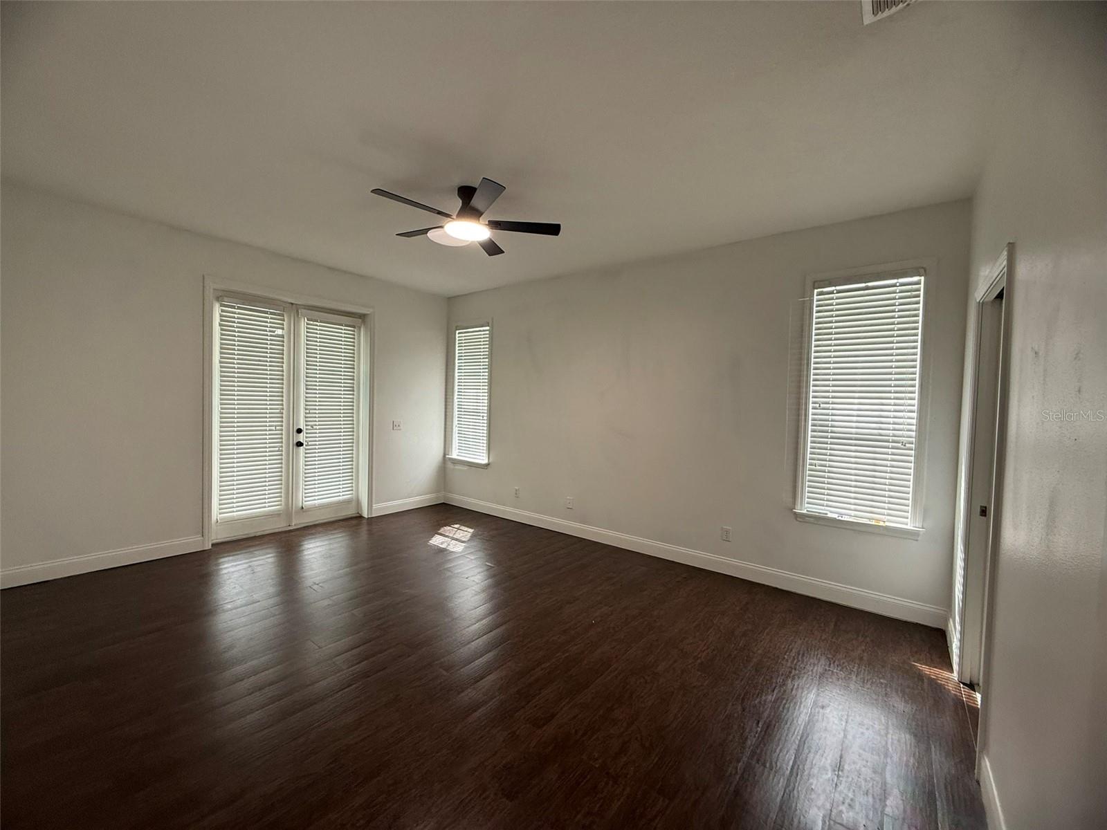 COUNTRY WALK/LK REGION - Residential