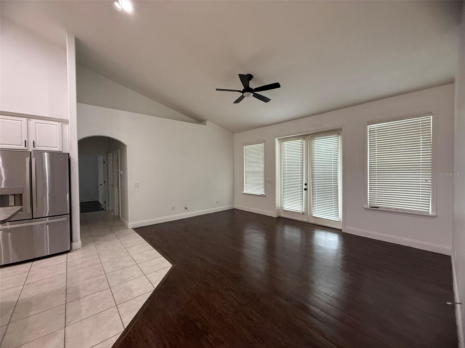 COUNTRY WALK/LK REGION - Residential