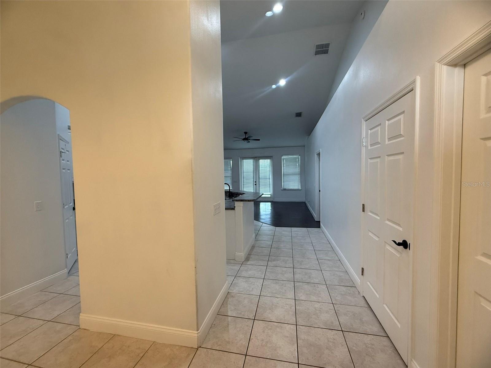 COUNTRY WALK/LK REGION - Residential