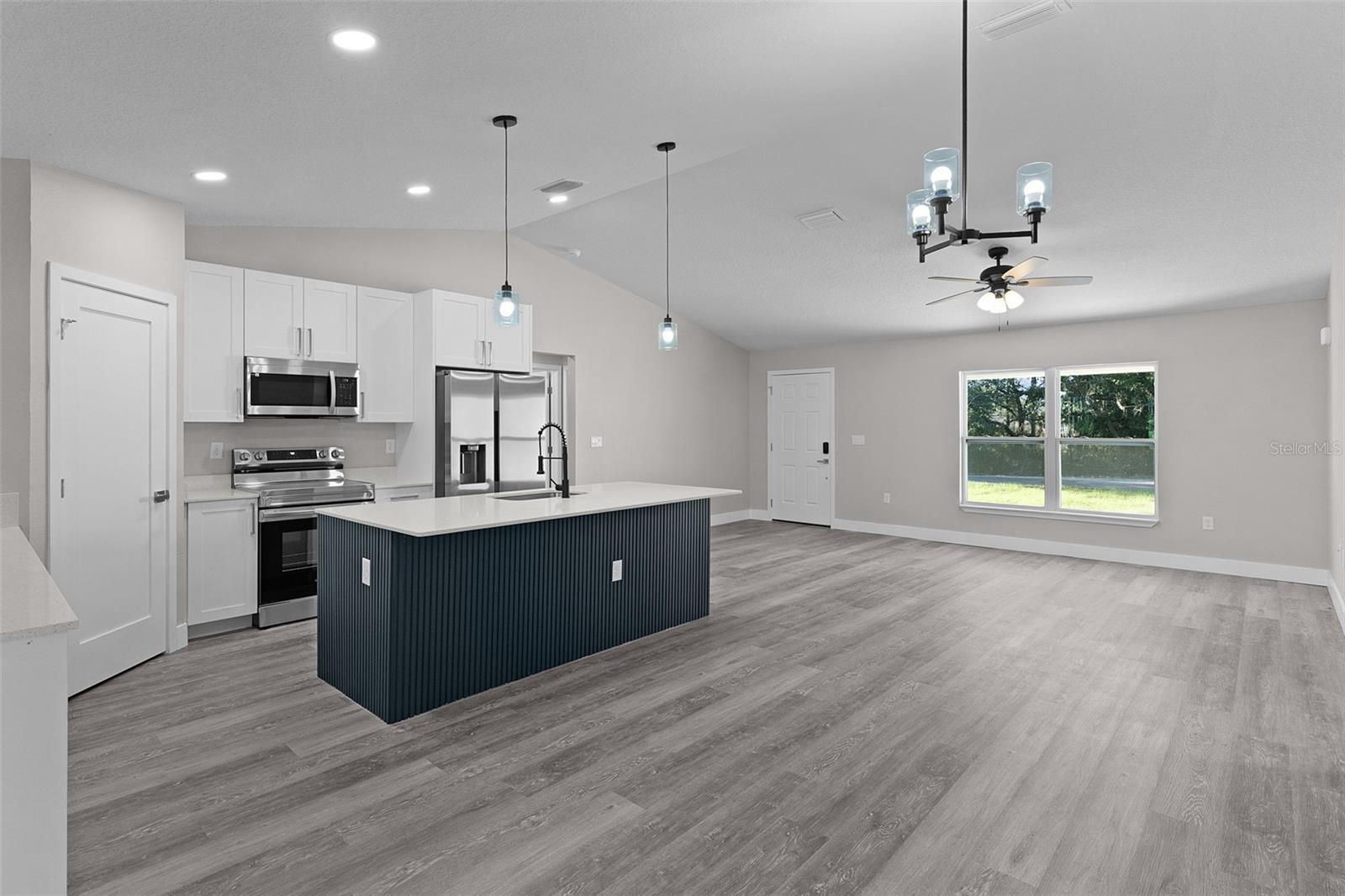 SILVER SPGS SHORES UN #35 - Residential