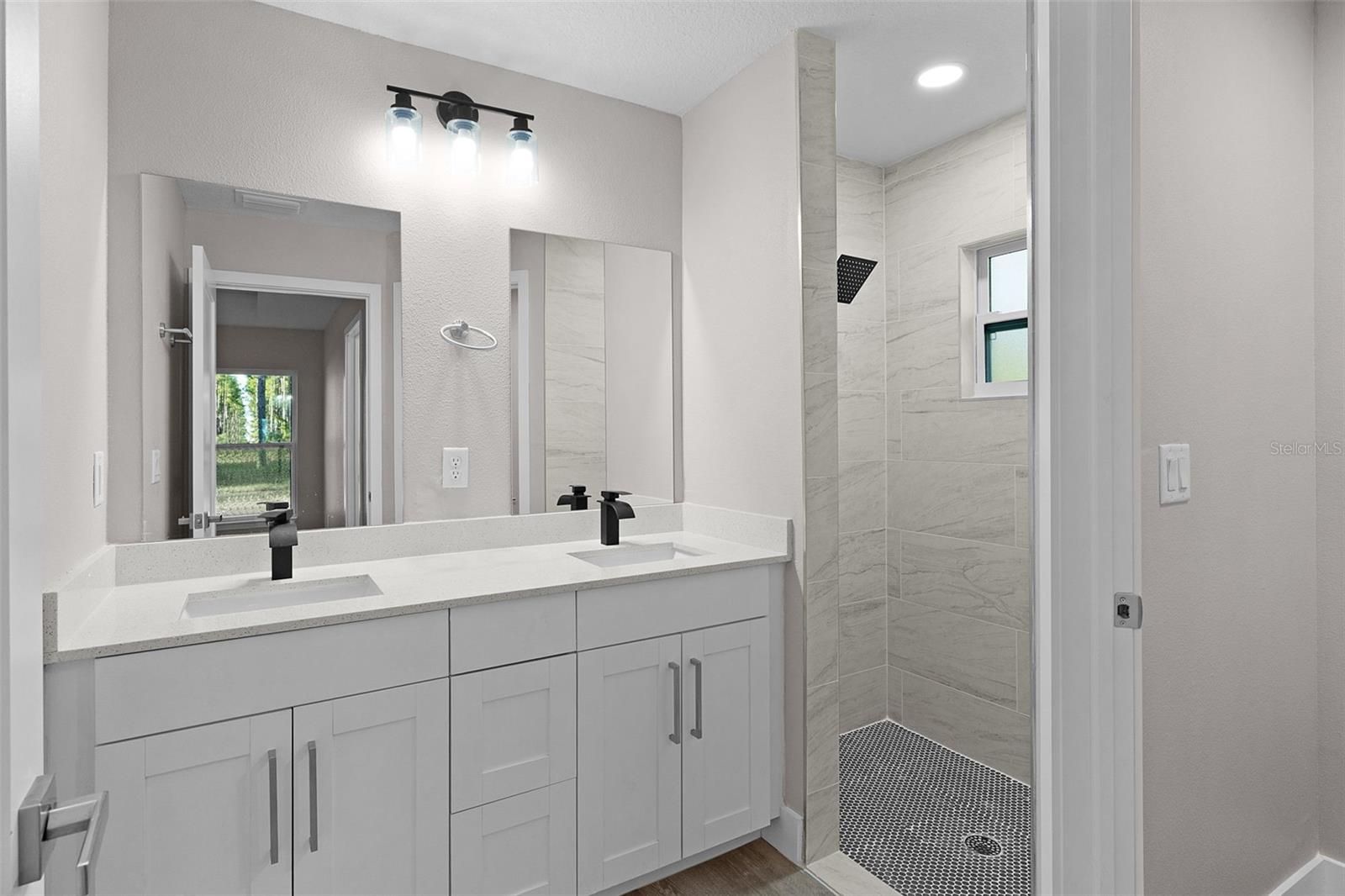 SILVER SPGS SHORES UN #35 - Residential