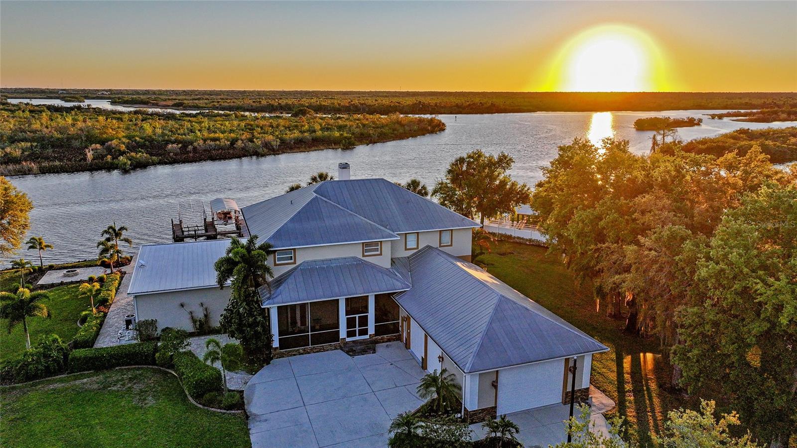 8635 SW RIVERSIDE DRIVE