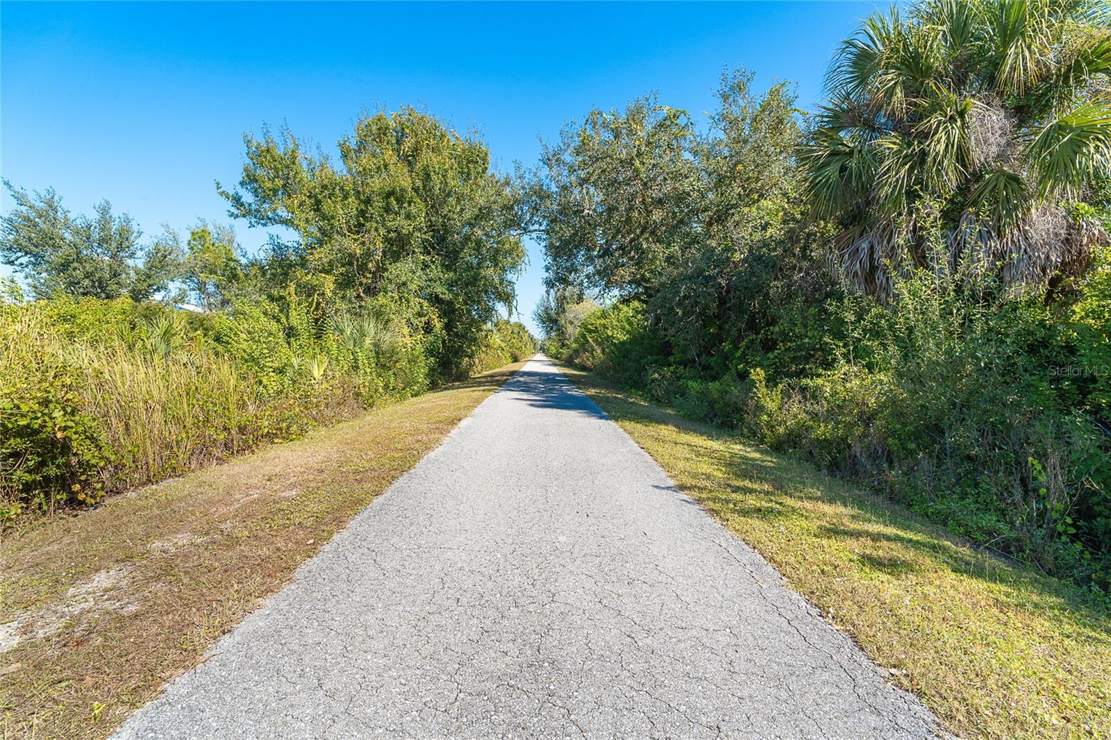 FIDDLERS GREEN NATURE TRAIL BL - Residential