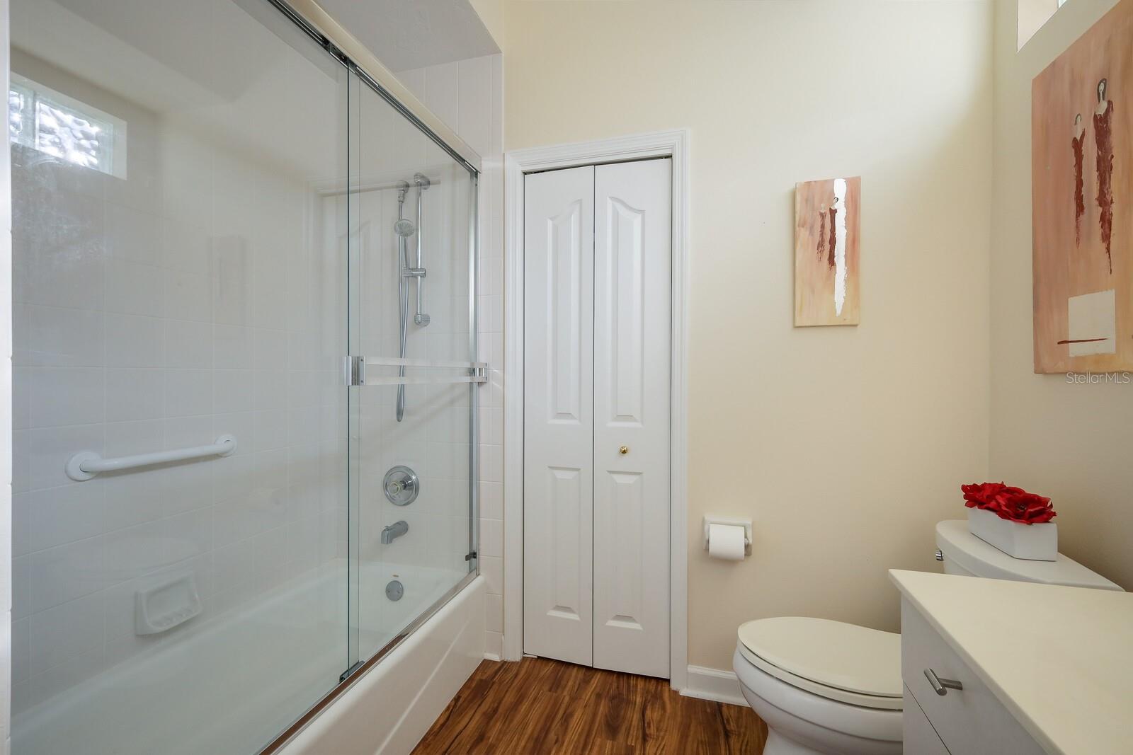 LAUREL OAK ESTATES - Residential