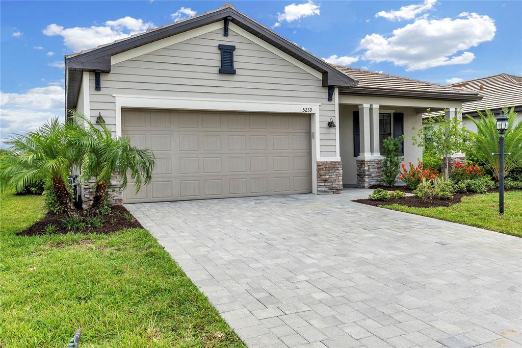 Photo of 5239 Coral Reef Way, Bradenton, FL 34211 (MLS # A4673841)