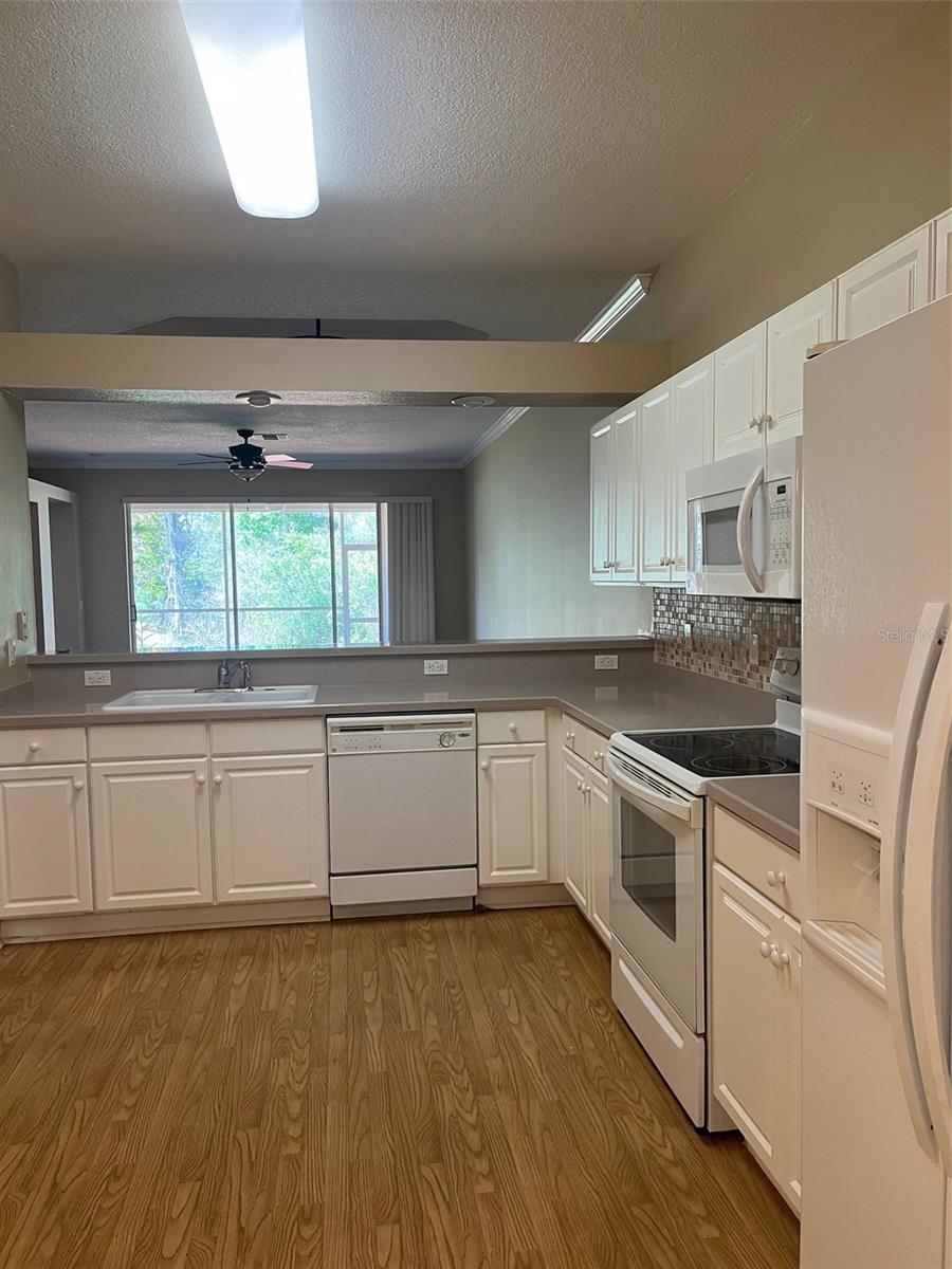 GROVES PH II-CLUB VILLAS - Residential