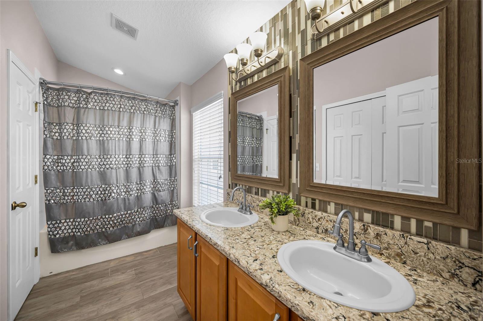 LITTLE CREEK - Residential