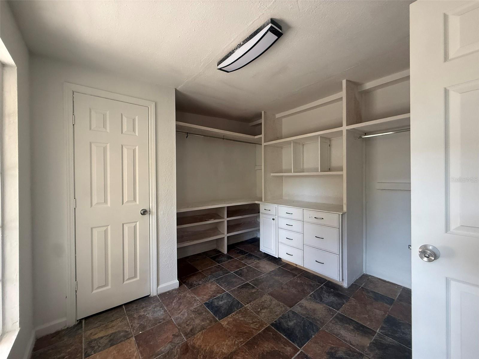 HIGHLAND COURT MANOR - Residential