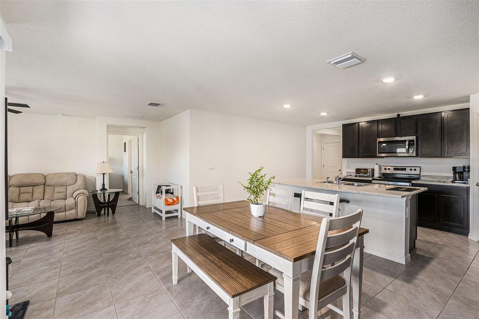 UNREC TRACTS IN 12-18S-18E - Residential