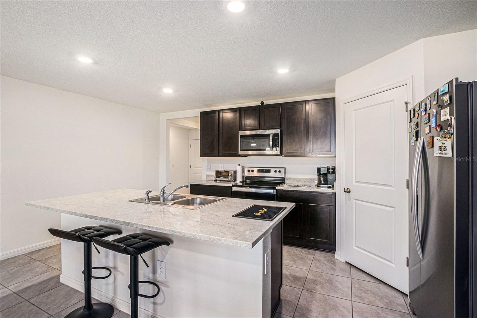 UNREC TRACTS IN 12-18S-18E - Residential