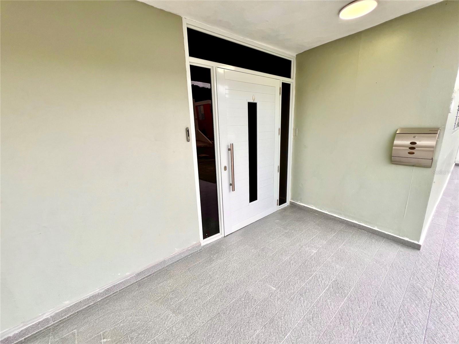 B8 CALLE 8 LAGO URB ALTAMIRA