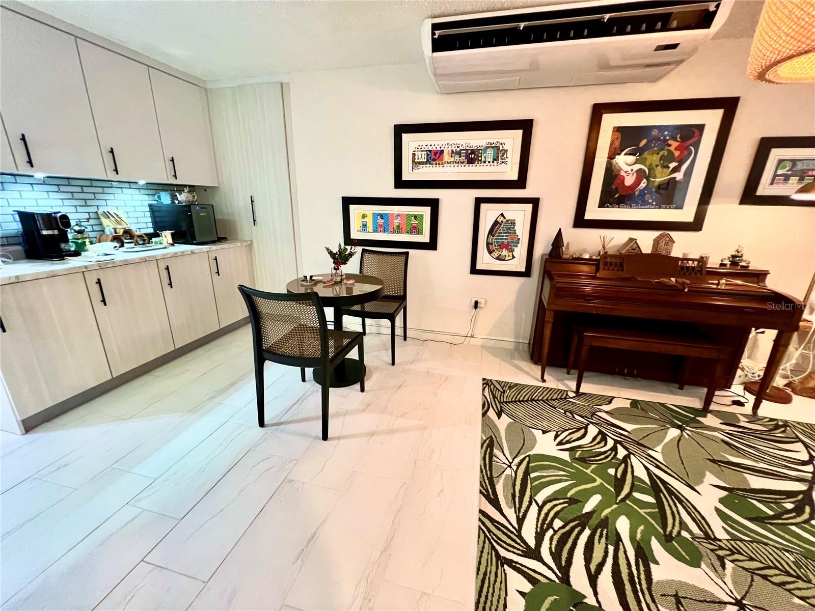 URB. ALTAMIRA - Residential