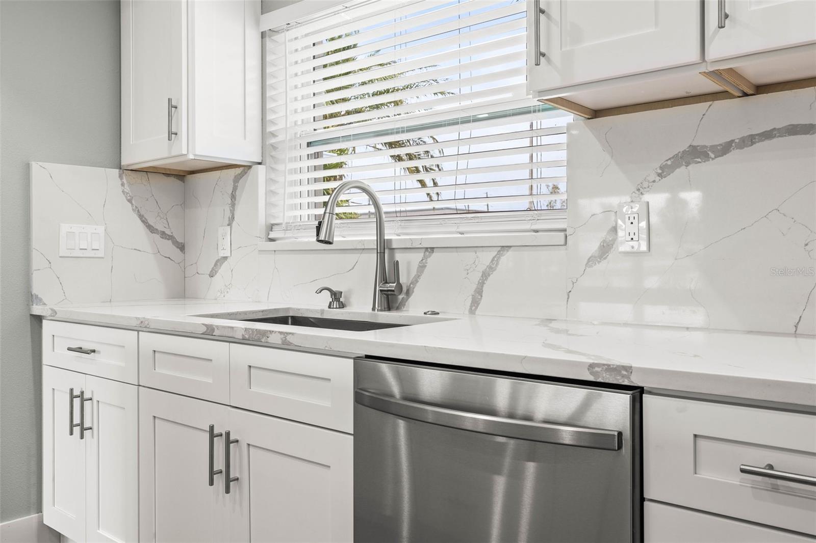 RIVIERA NORTH THE - Residential