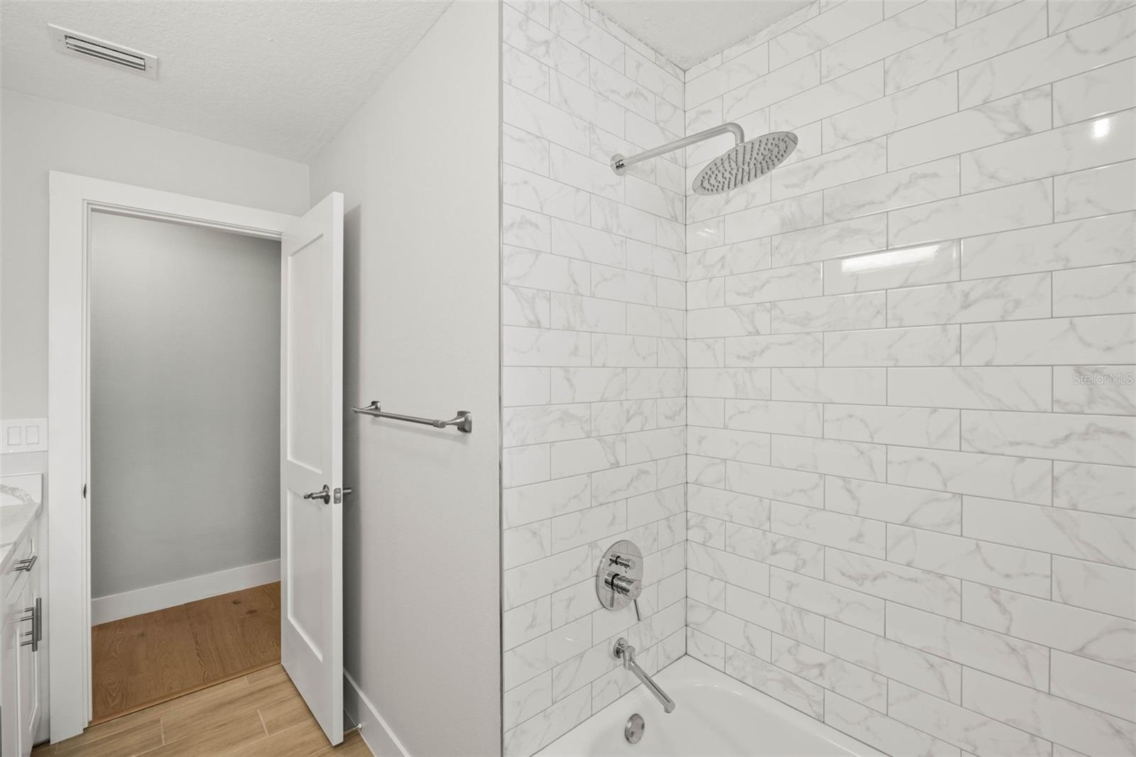 RIVIERA NORTH THE - Residential