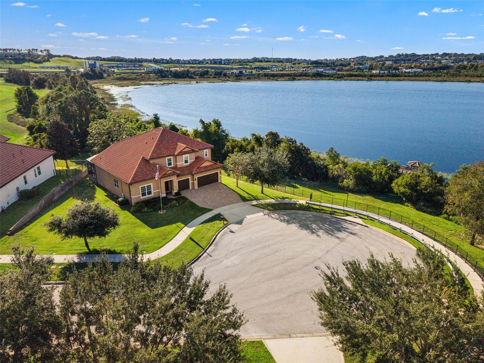 Casas a venda 1 - Jen Dantas 1792 BELLA LAGO DRIVE
