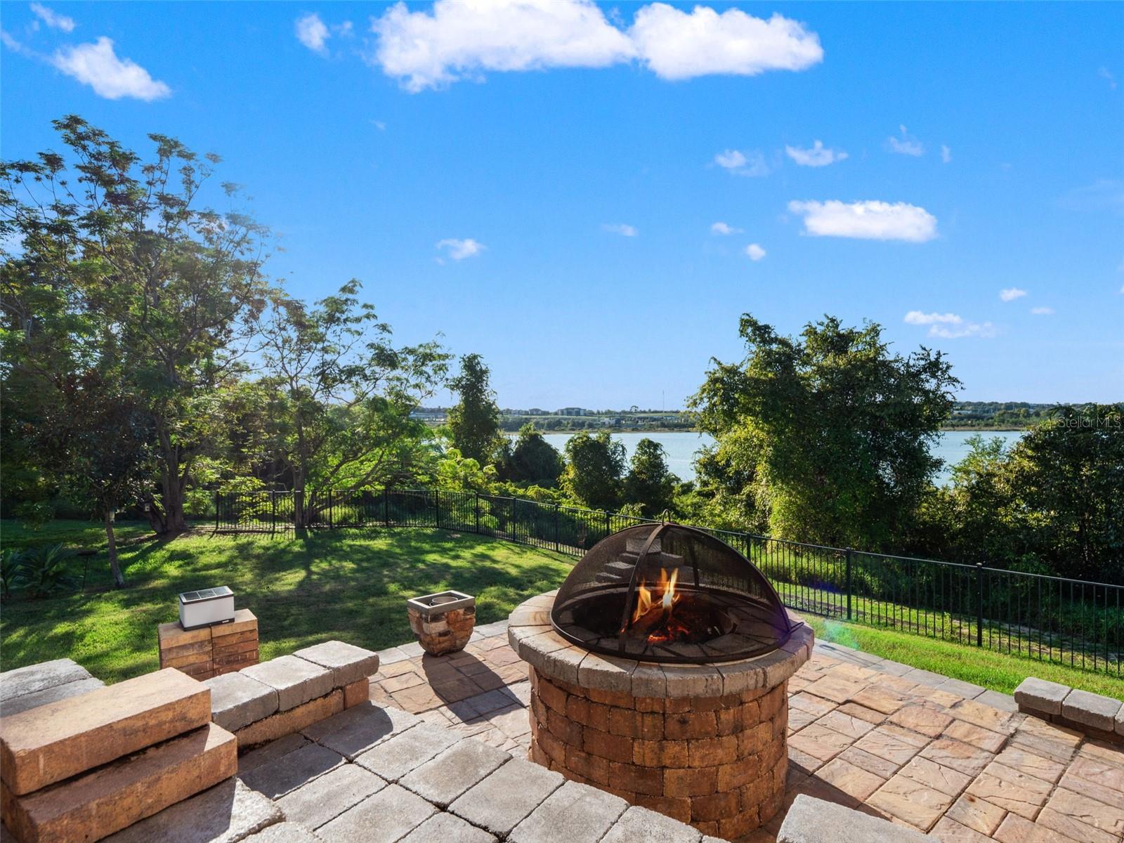 Casas a venda 3 - Jen Dantas 1792 BELLA LAGO DRIVE