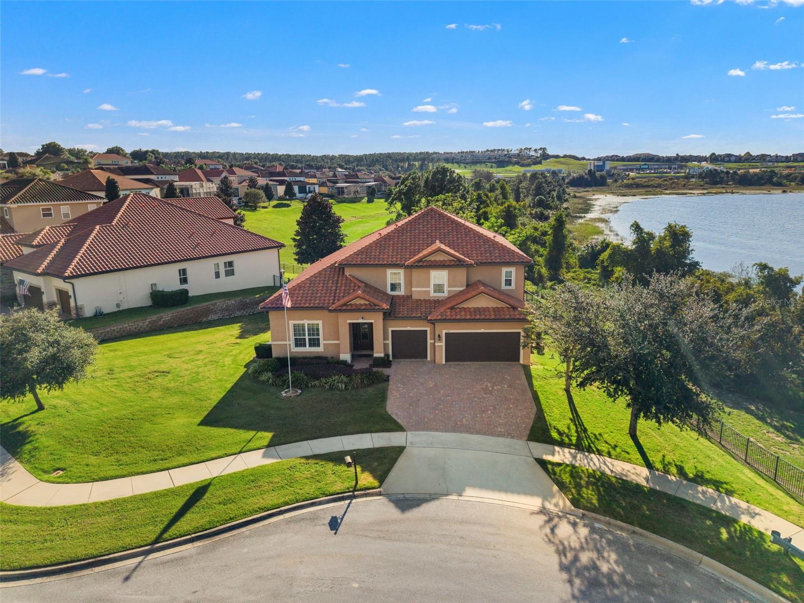 Casas a venda 2 - Jen Dantas 1792 BELLA LAGO DRIVE
