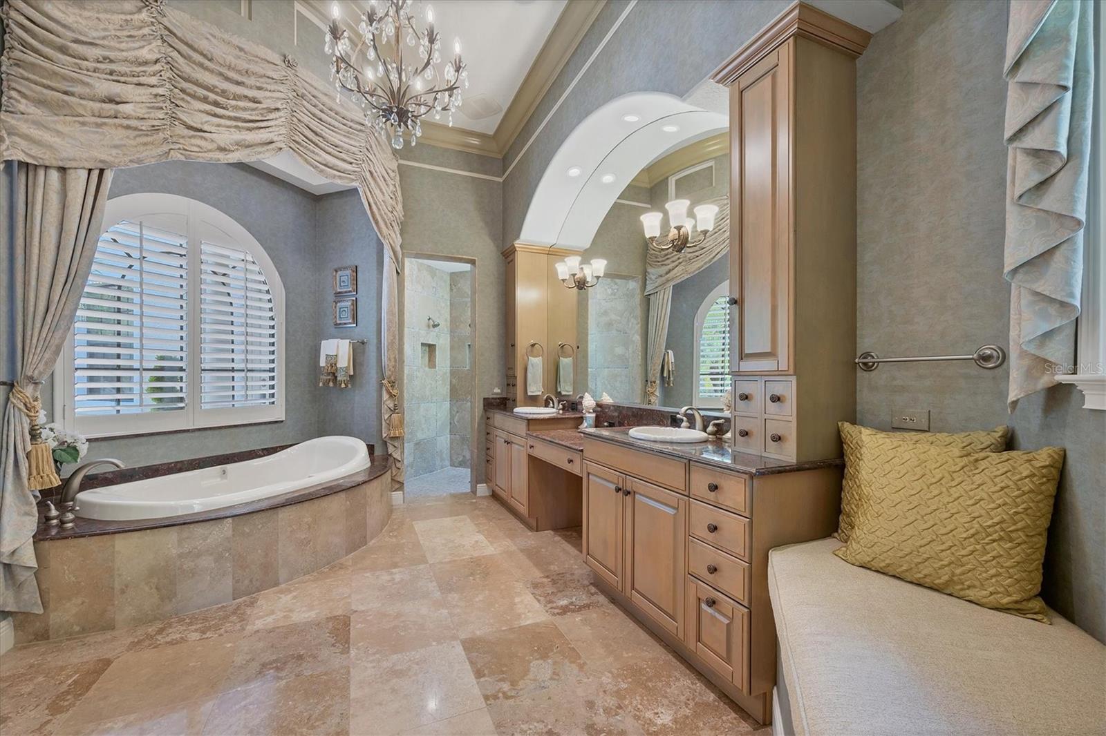 LAKEWOOD RANCH COUNTRY CLUB - Residential