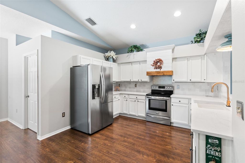 Photo of 19218 Sea Mist Lane, Lutz, FL 33558 (MLS # TB8518906)