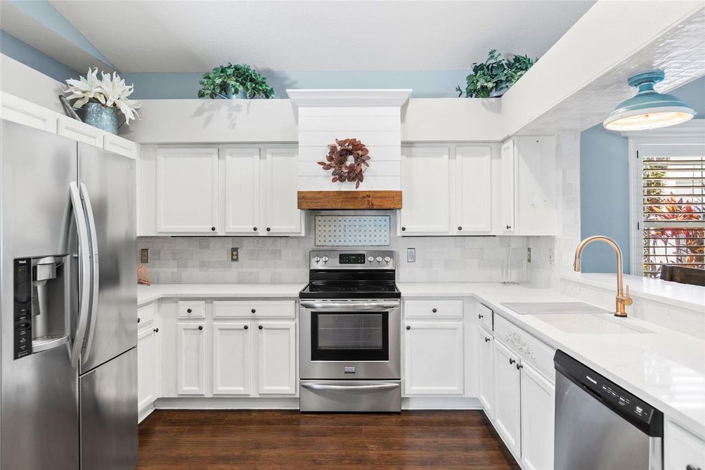 Photo of 19218 Sea Mist Lane, Lutz, FL 33558 (MLS # TB8518906)