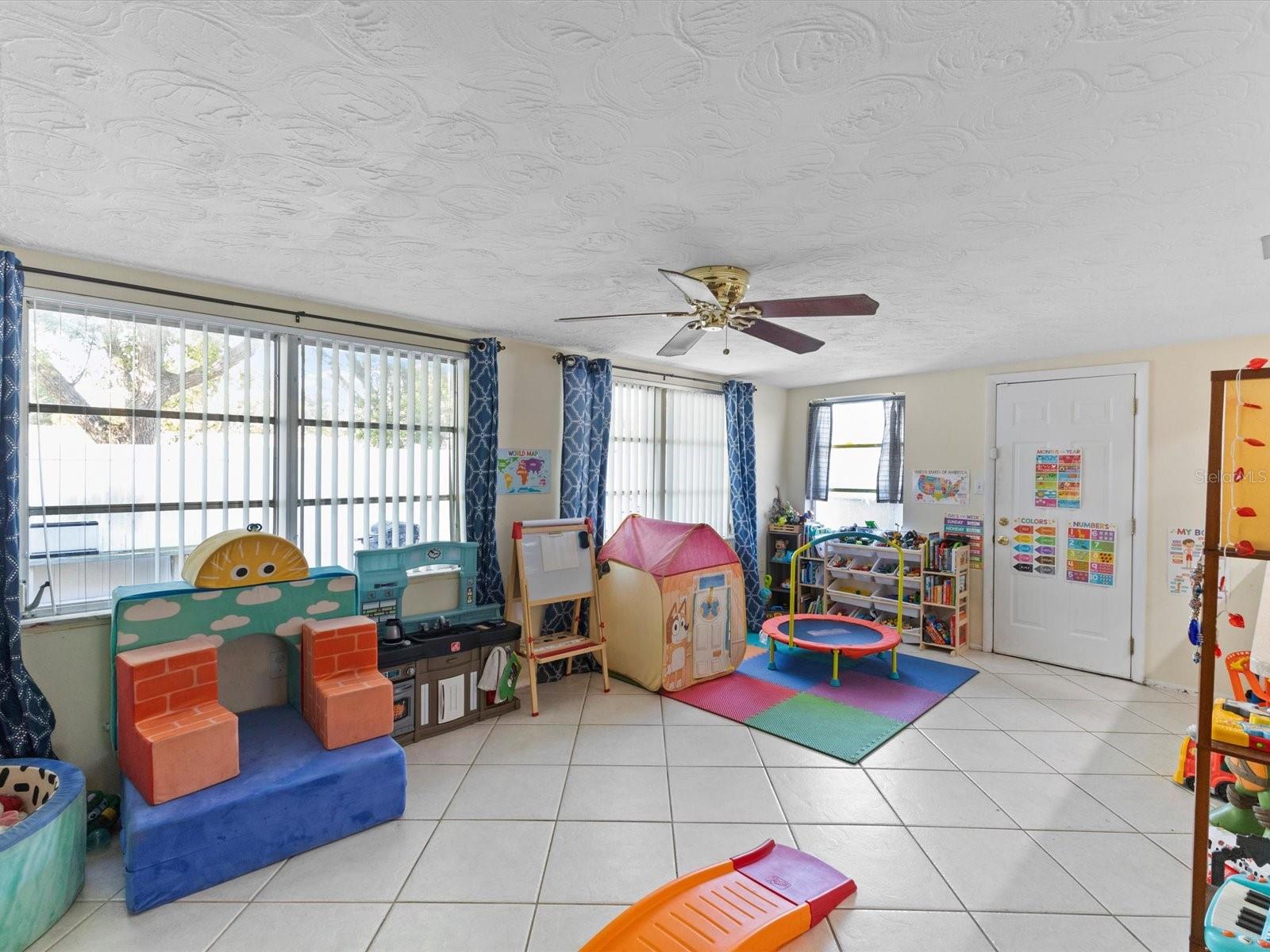 LA VILLA GARDENS - Residential