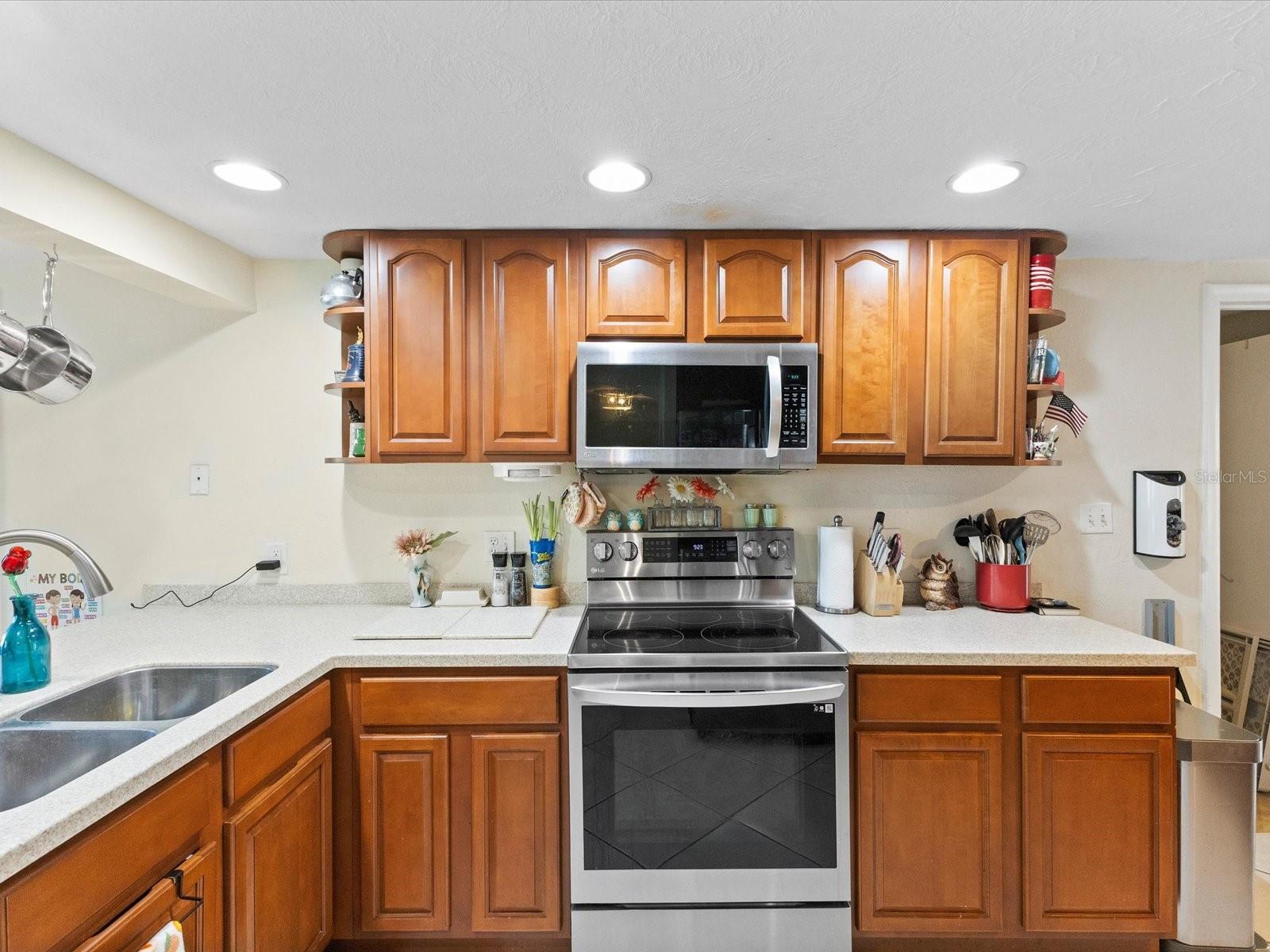 LA VILLA GARDENS - Residential