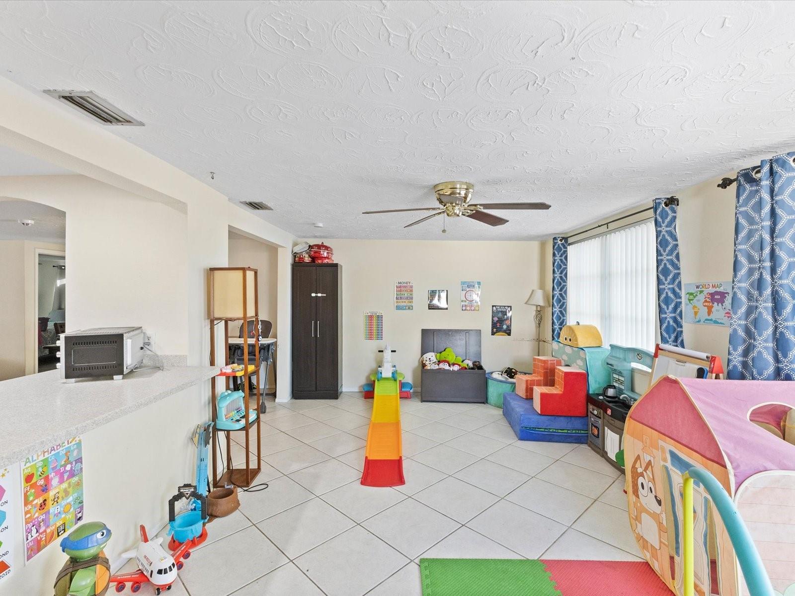 LA VILLA GARDENS - Residential