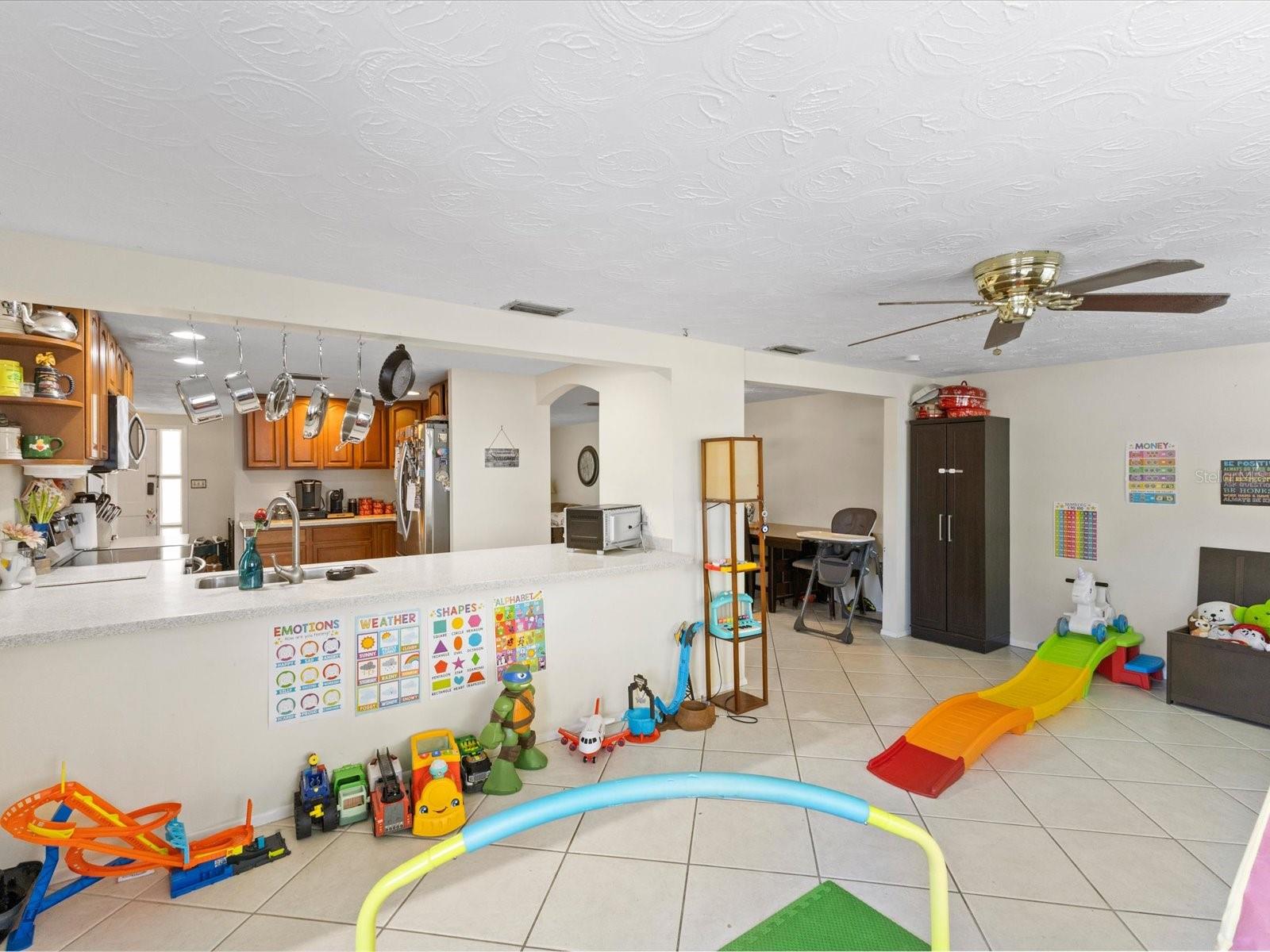 LA VILLA GARDENS - Residential