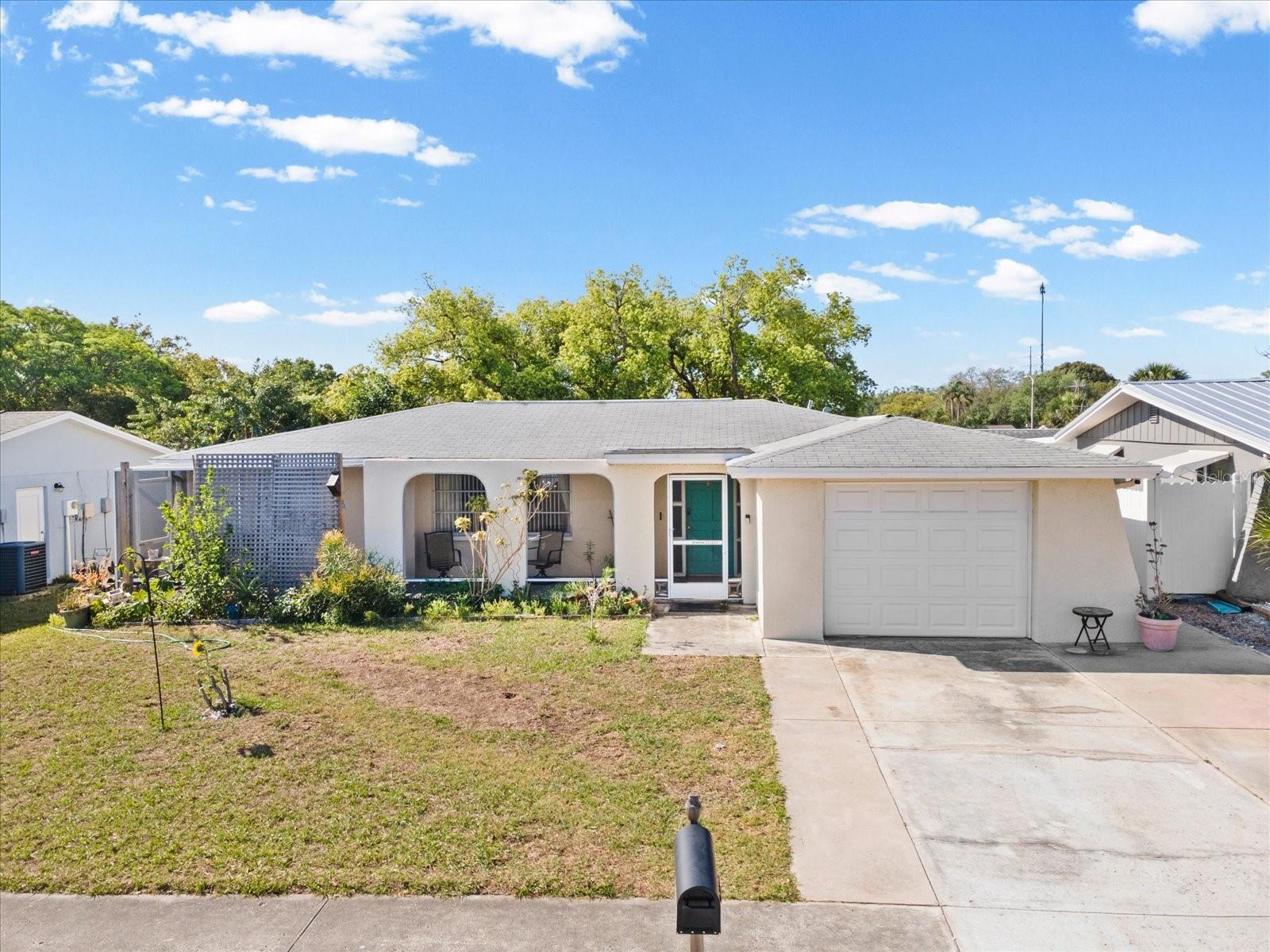 LA VILLA GARDENS - Residential