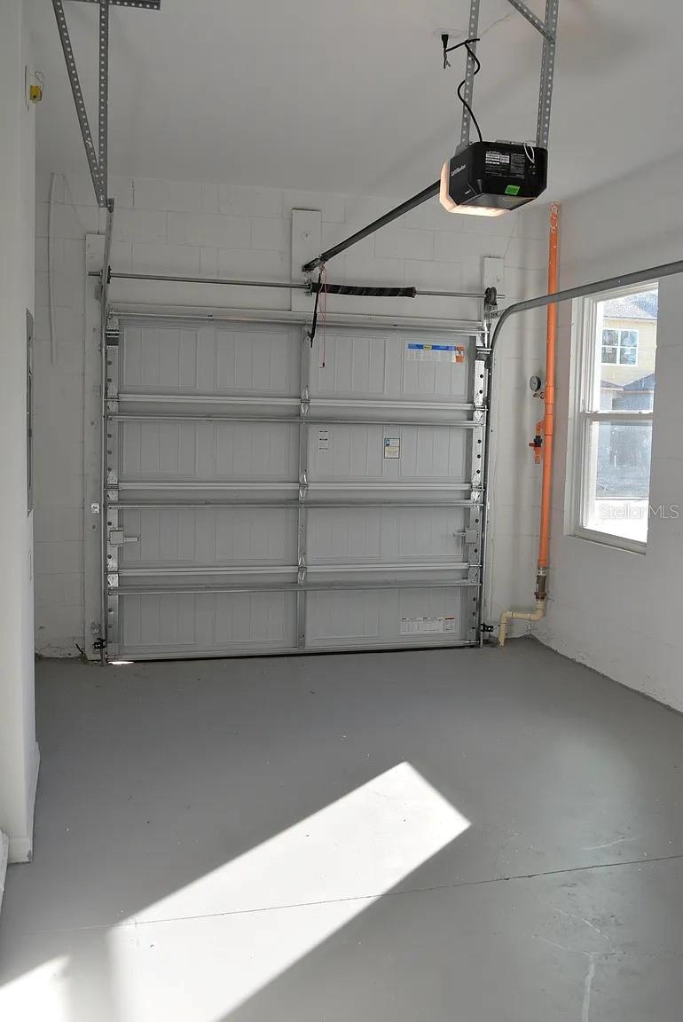 BAY LAKE PRESERVE - Residential Lease