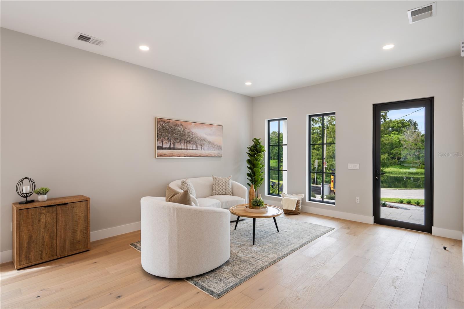 917 LAKE EMERALD DRIVE