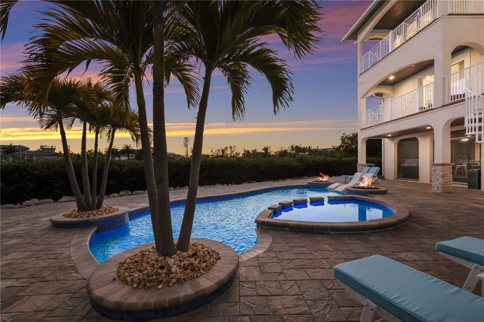 COCONUT BAYOU - Residential