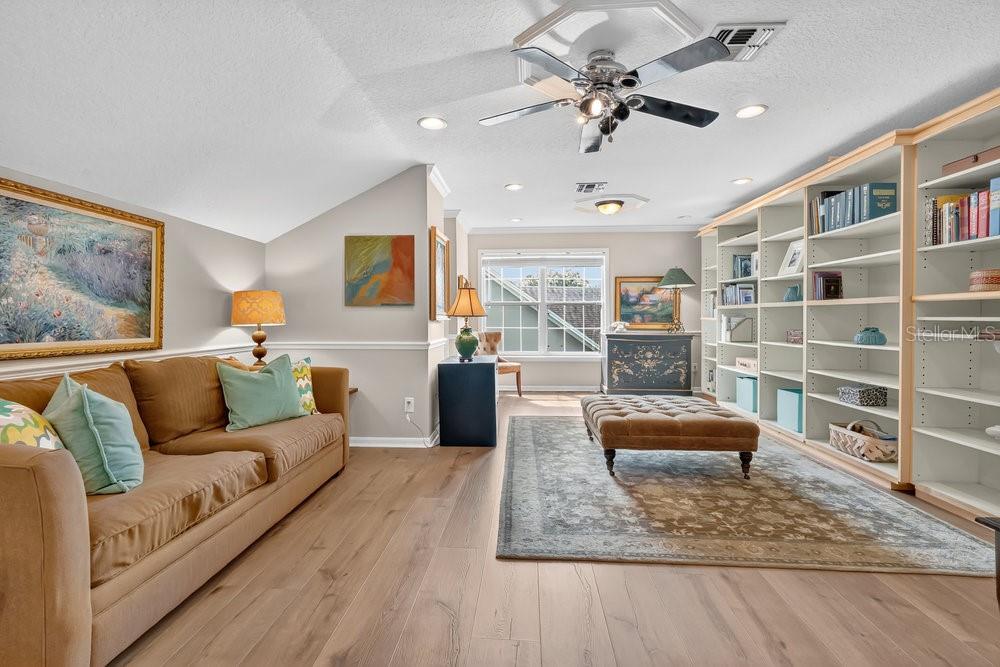 KEENES POINTE UNIT 1 - Residential