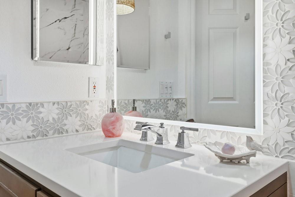 KEENES POINTE UNIT 1 - Residential