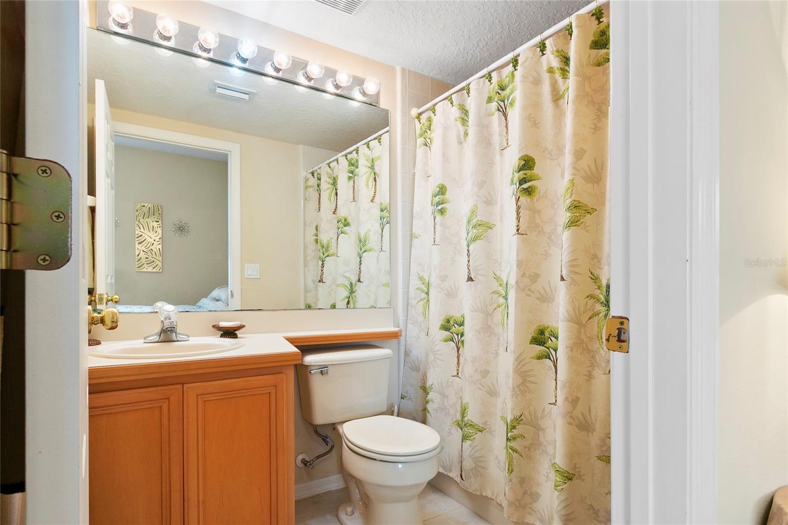 THE OAKS PLAT NO 2 - Residential