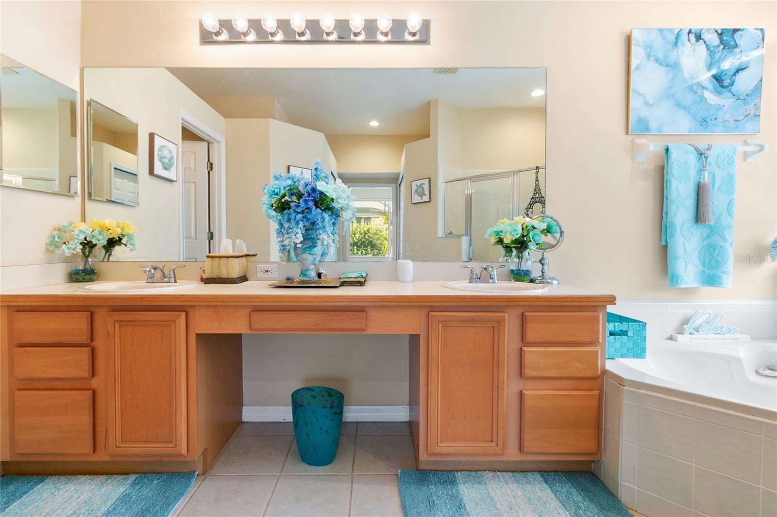 THE OAKS PLAT NO 2 - Residential