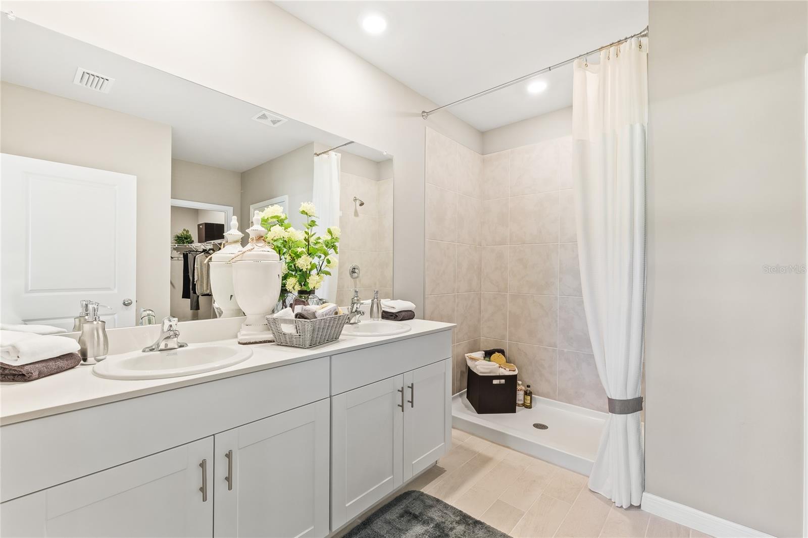 CORAL LAKES - CORAL CREEK - Residential