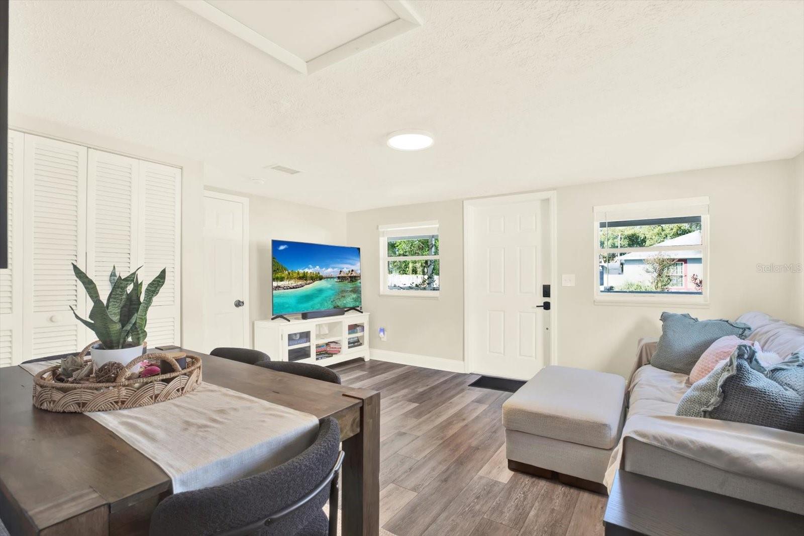 HODGES SHADY GROVE - Residential