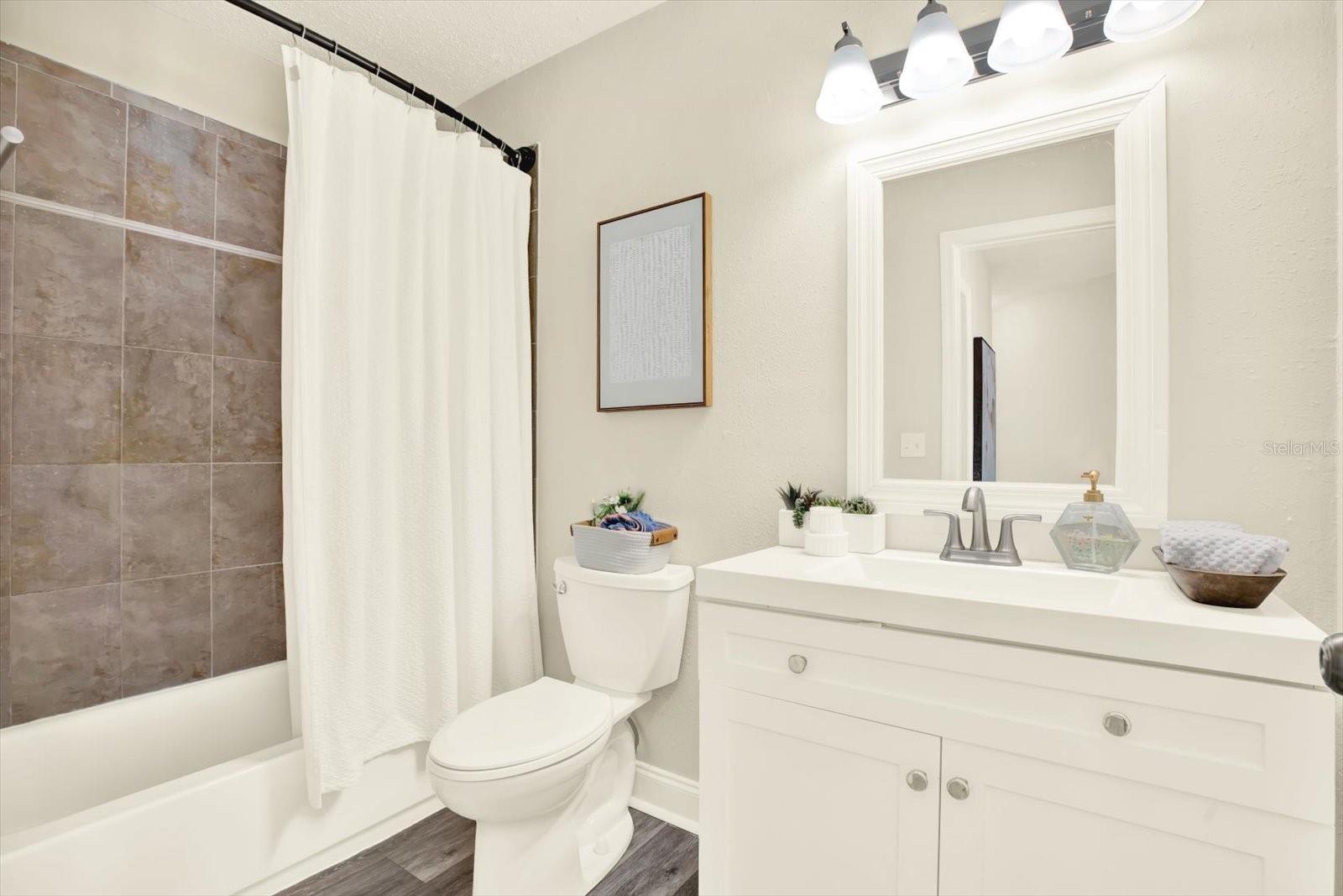 HODGES SHADY GROVE - Residential