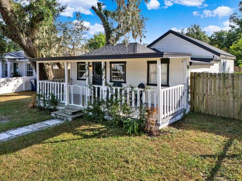 Photo of 1707 E New Orleans Avenue, Tampa, FL 33610 (MLS # TB8484852)