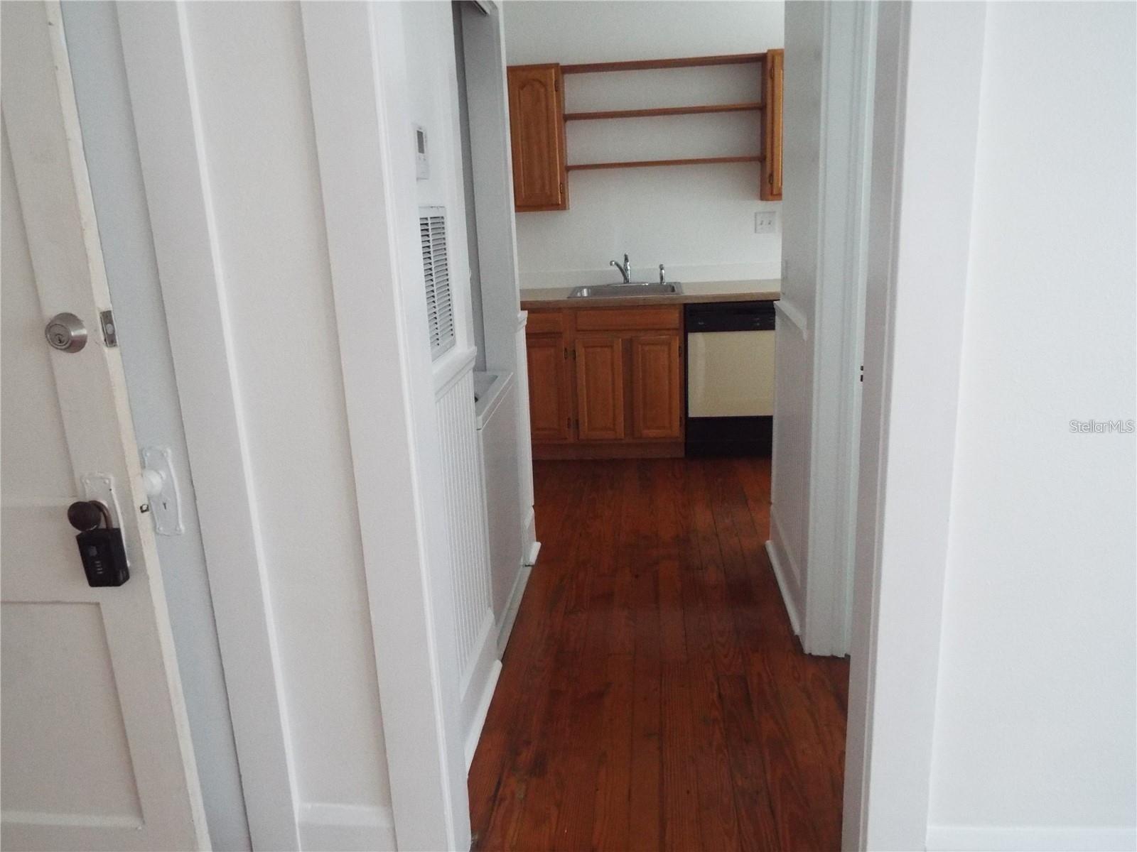 RHODES & HALE SUB - Residential Lease